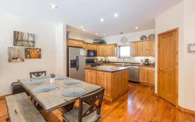 Elkhorn Townhome 1947 Townhouse