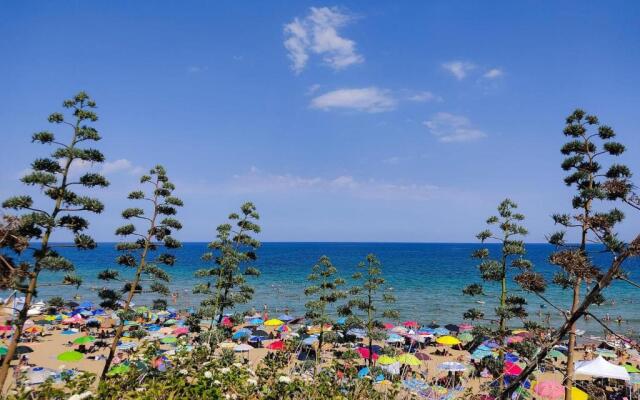 Attic on the sea of Avola