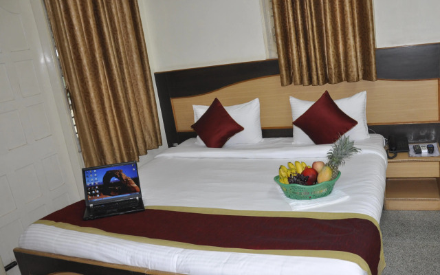 Goroomgo Ample Mint Chickpet Bengaluru