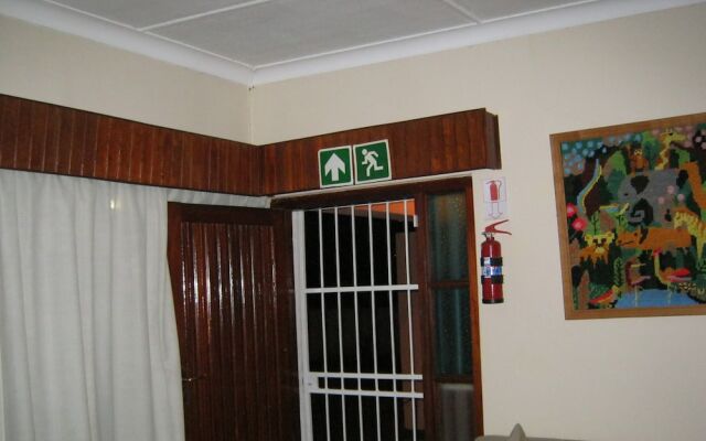 Terrylin Backpackers - Adults Only