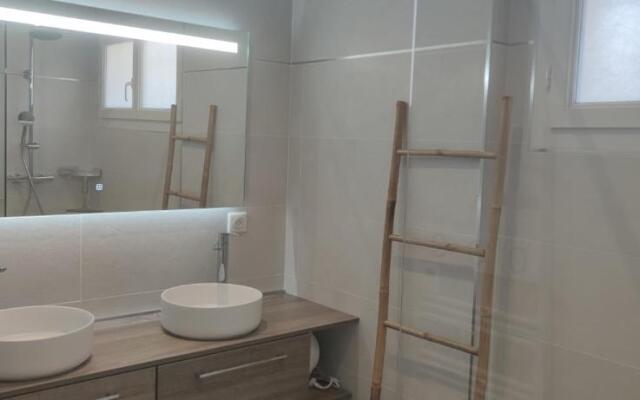 F4 a Porticcio Avec Piscine Et Vue Sur Mer