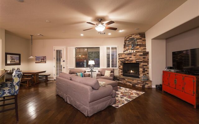 Palm Valley 4 BR by Casago