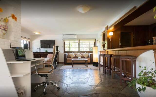 Hotel Camelot