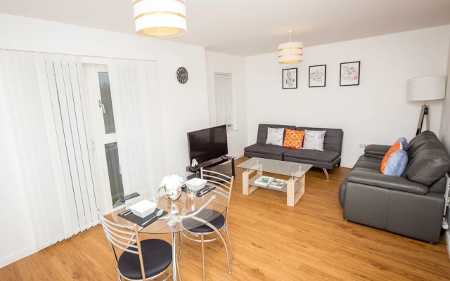 Walking Distance to Town With Free Parking