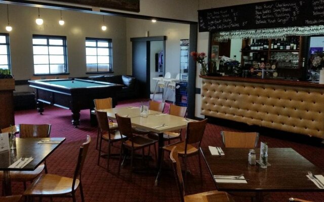Fish Creek Hotel