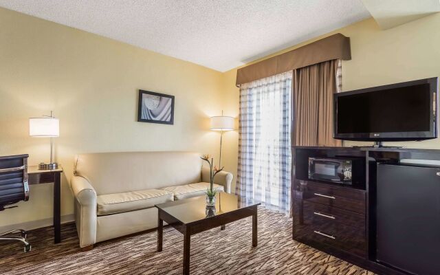 Boca Suites Deerfield Beach, SureStay Collection by BW