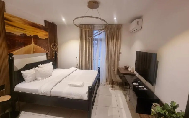 Embassy gardens Luxury suites CPG