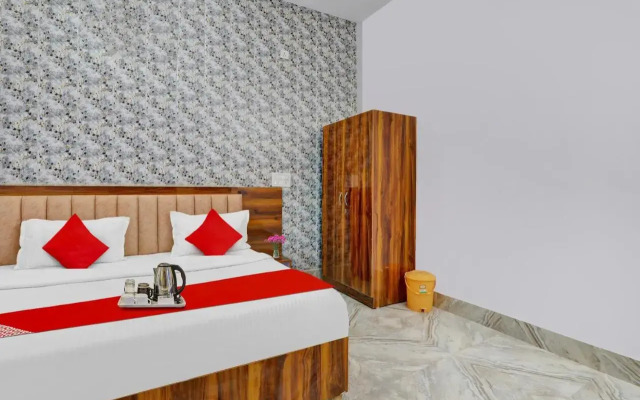 OYO Flagship 703742 Hotel C.r.k Inn