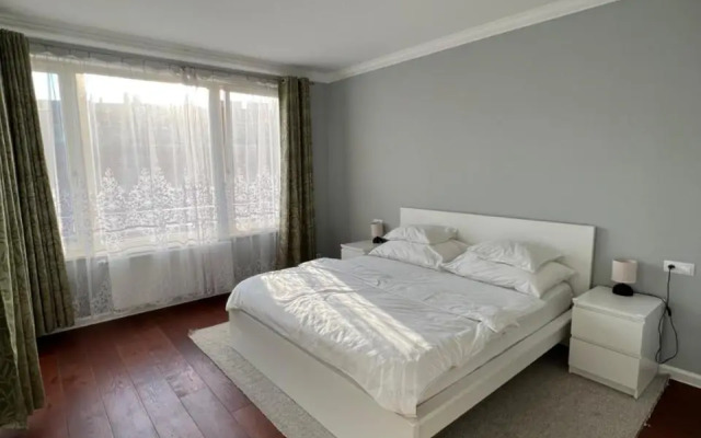 The Dante Prague Apartments - Family Apartments with FREE PARKING