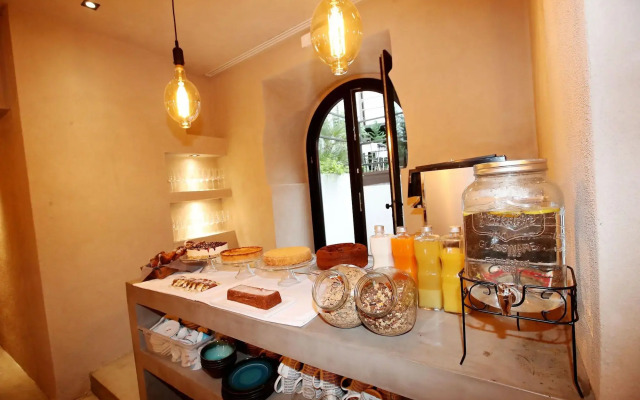 Casa Nostra Luxury Suites
