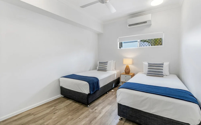 Spacious 3-beds w Direct Access to Pool