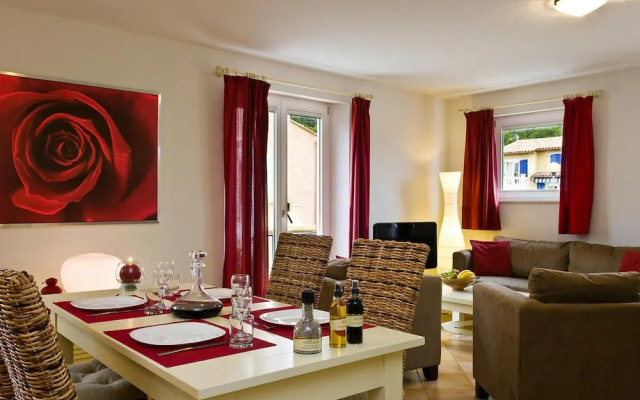 Terraced House in Vidauban With Pool