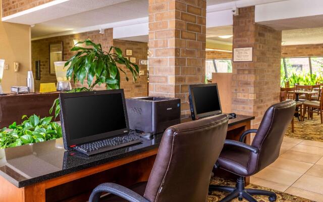 Tulsa Square Hotel Central, I-44 By OYO