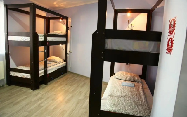 Like Hostel