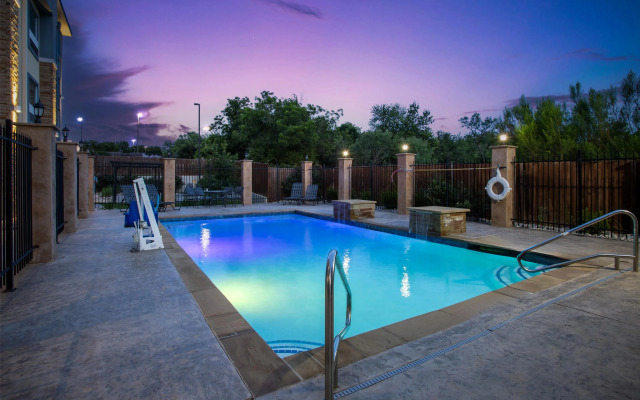 Best Western Plus Lampasas Inn & Suites