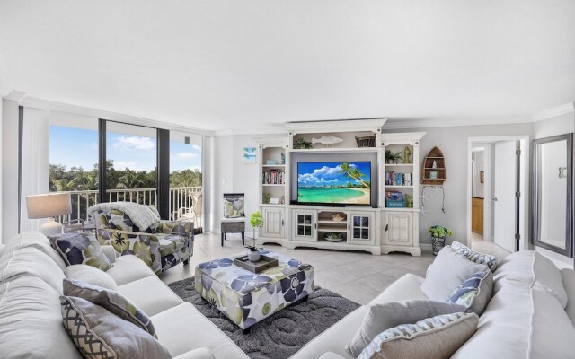 Beachfront Condo in Resort-style Community With Pool