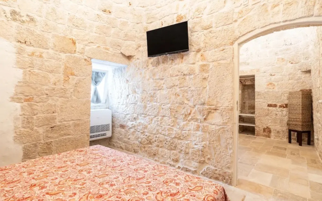 4152 Trulli Salsapariglia by Perle di Puglia