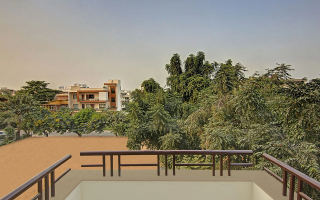 Treebo Trend Amexx Sector 55