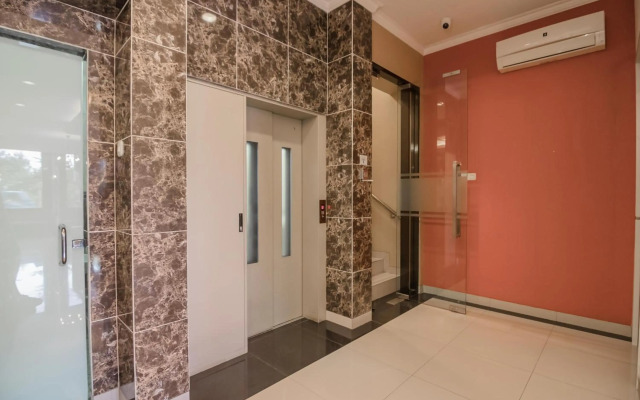 RedDoorz Plus near Soekarno Hatta Airport 2