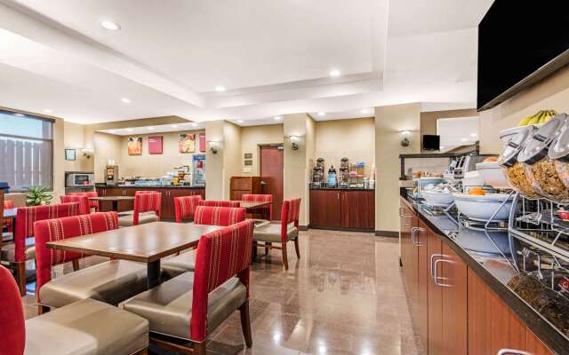 Comfort Suites Tuscaloosa near University