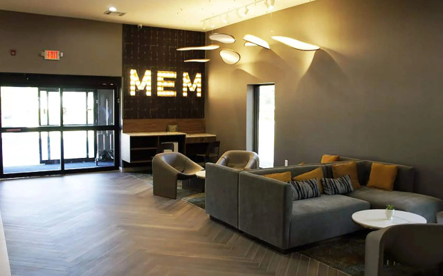 La Quinta Inn & Suites by Wyndham Memphis I-240