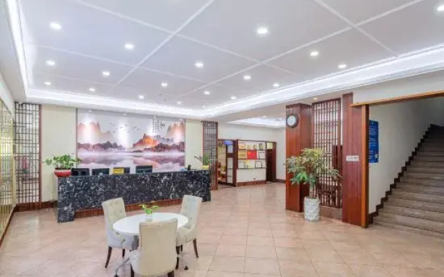 Meizhou Tiandiren Garden Hotel (Meijiang Meixian People’s Square)