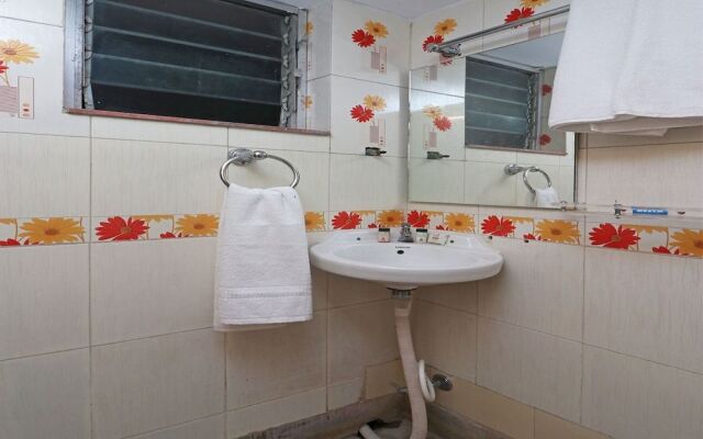 Oyo 11530 Maa Tara Guest House