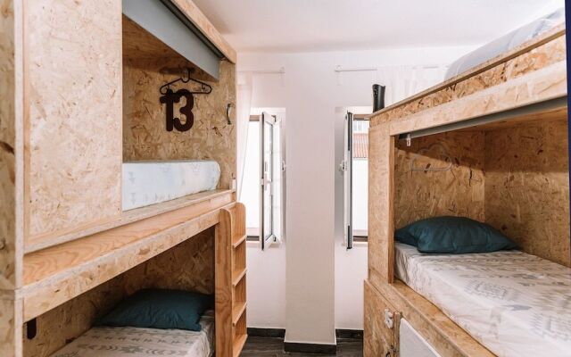 Deck Lodge - Hostel