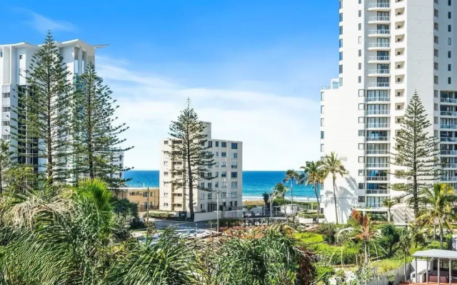 Luxe 2 Bedroom Oceanview Retreat on Fern