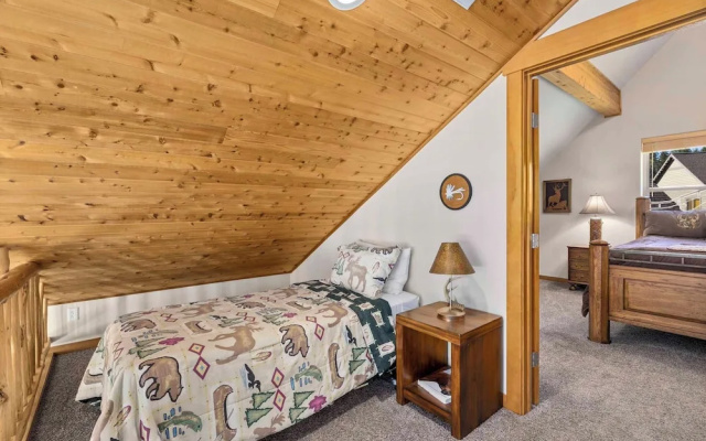 Dog-friendly Ronald Vacation Rental Cabin!