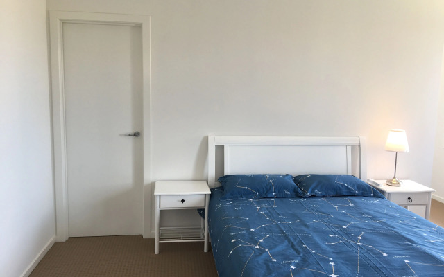 Apple House Upper Point Cook