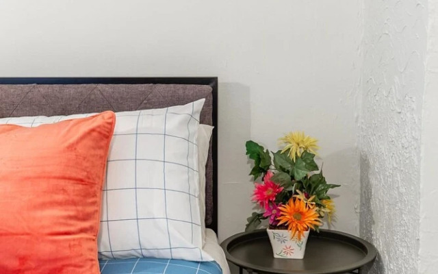 Upscale 2BR With King Bed-prime Location