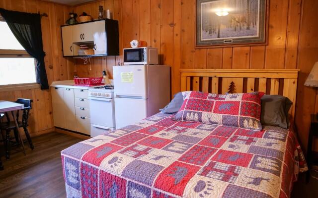 Sunshine Motel and Cabins