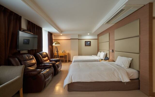 Gyeongju Tourist GG Hotel