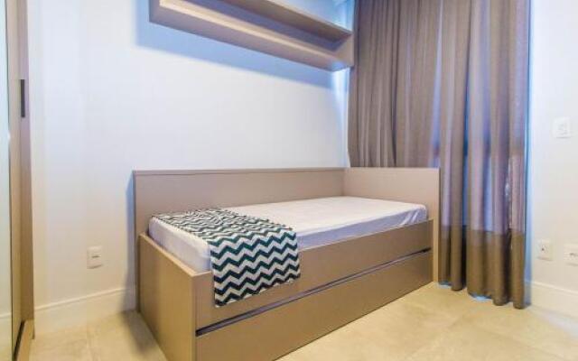 Ed. Porto Madero. Apartamento alto padrão próximo a Praia de Bombinhas!