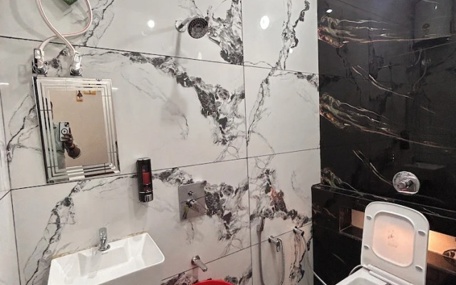 Swimming Pool Hotel G resort Near temple