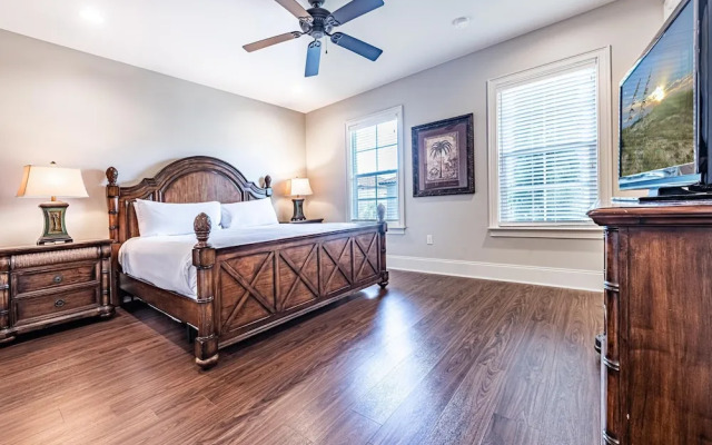 Villa Lago 1975 S2G 4BR 4BA 10