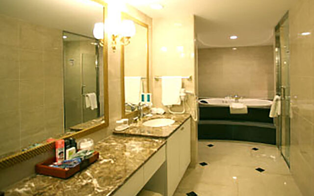 High1 Palace Hotel & CC