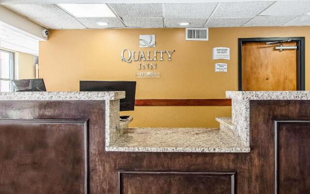 La Casa Inn & Suites - Middleboro