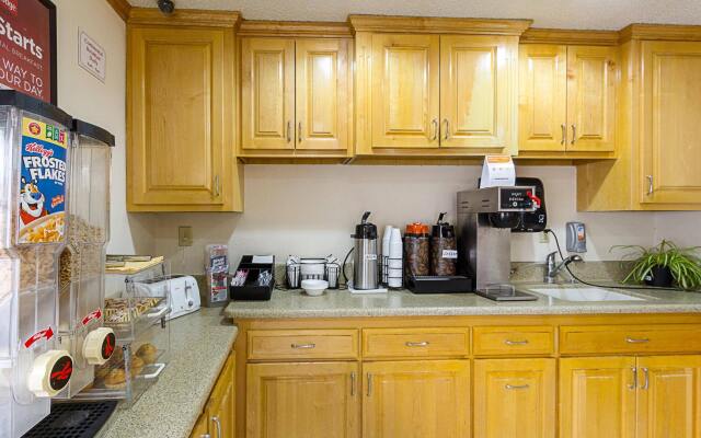 Econo Lodge West Dodge Omaha