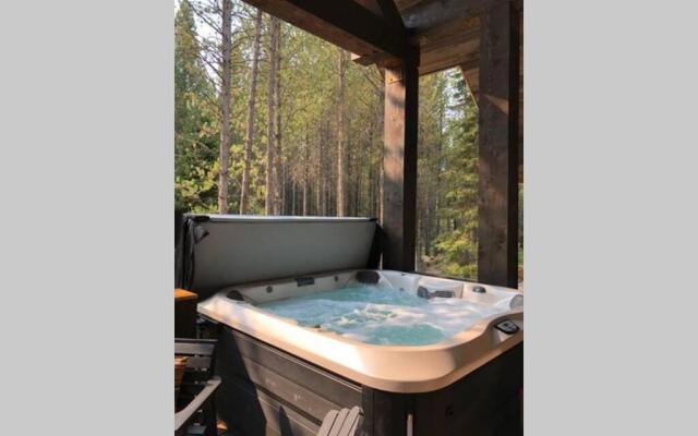 Yellowstone Crossing Lodge