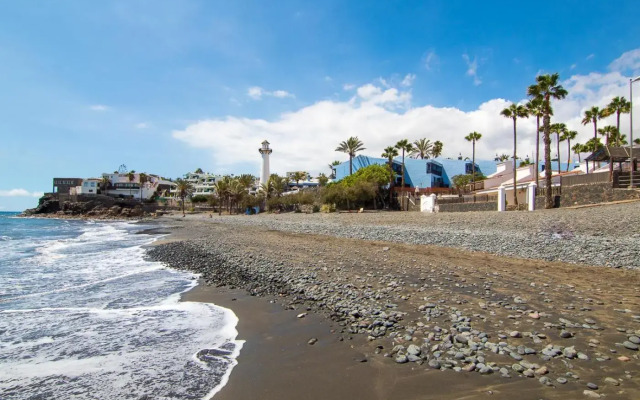 Bungalows Side Shore