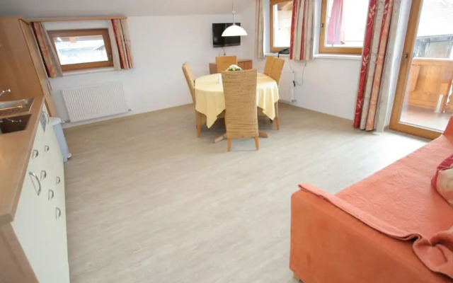 Spacious Apartment in Uderns near Ski Area