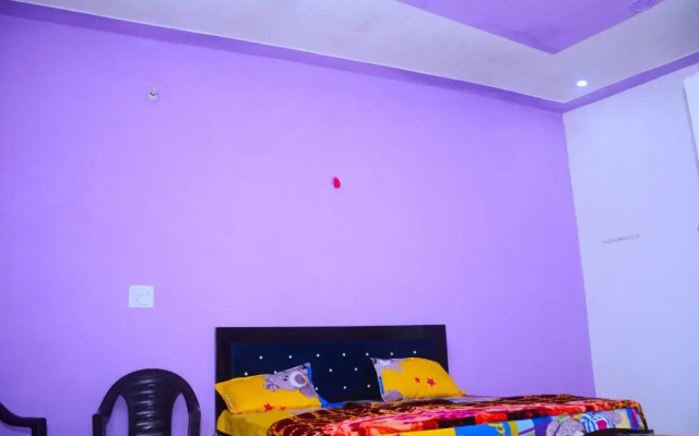 OYO 89044 Raa Inn Room