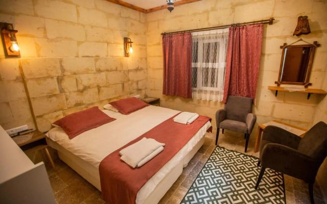 Capiedra Hotel