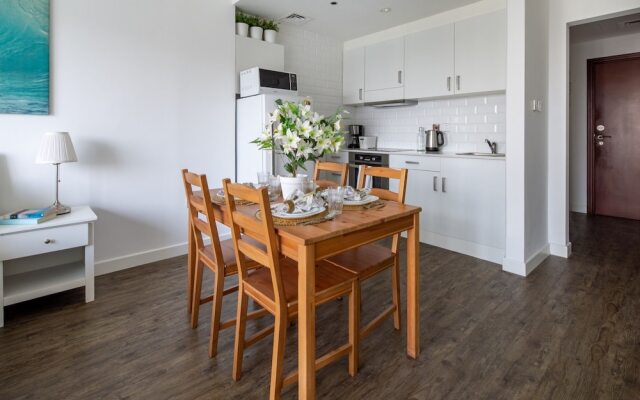 Rustic And Vibrant Studio Apartment In Downtown Dubai