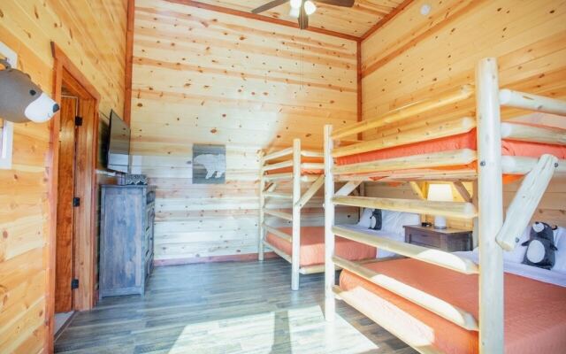 .lookout Lodge 6 Bedroom Cabin