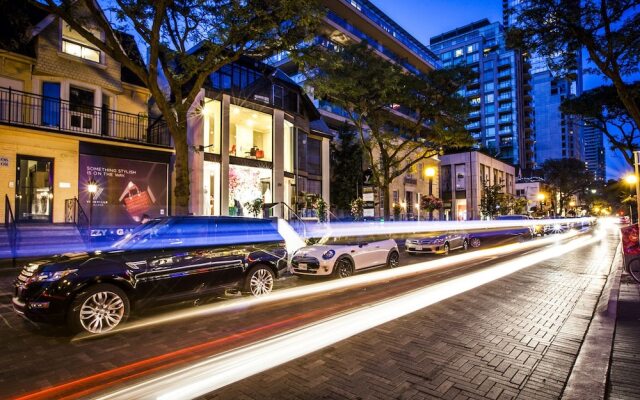 Amazing Suites In Yorkville