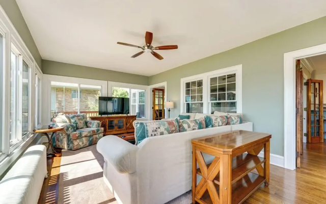 Riverfront St Clair Home - Walk to Downtown!
