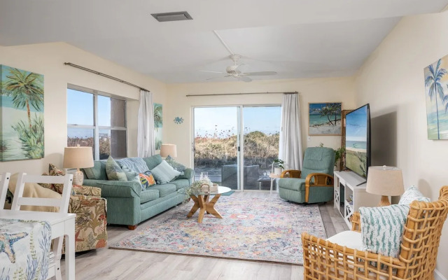 Creston House Condominium